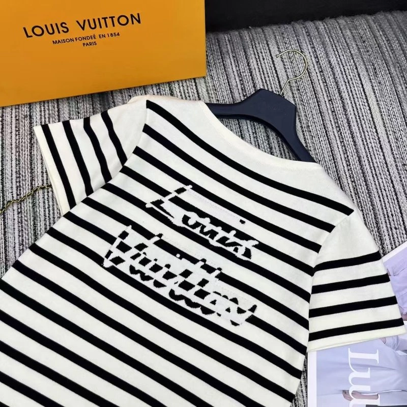Sustainable Louis Vuitton T-Shirts 131645