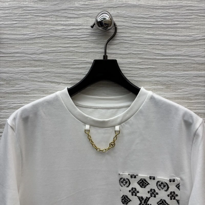 Stylish Louis Vuitton T-Shirts 131639