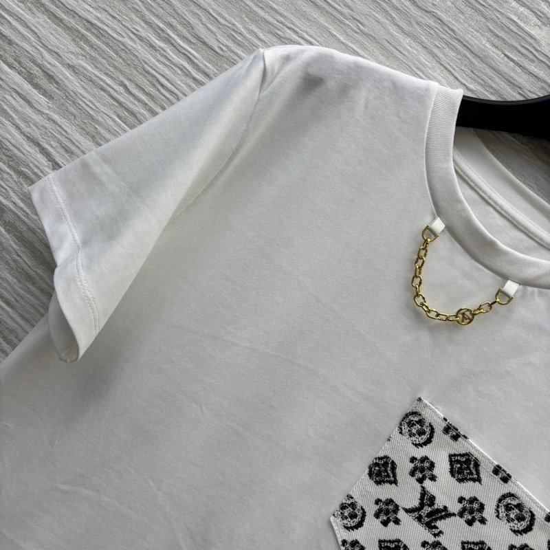 Stylish Louis Vuitton T-Shirts 131639