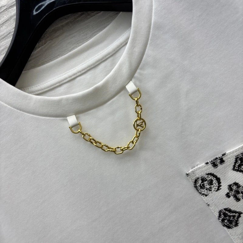 Stylish Louis Vuitton T-Shirts 131639