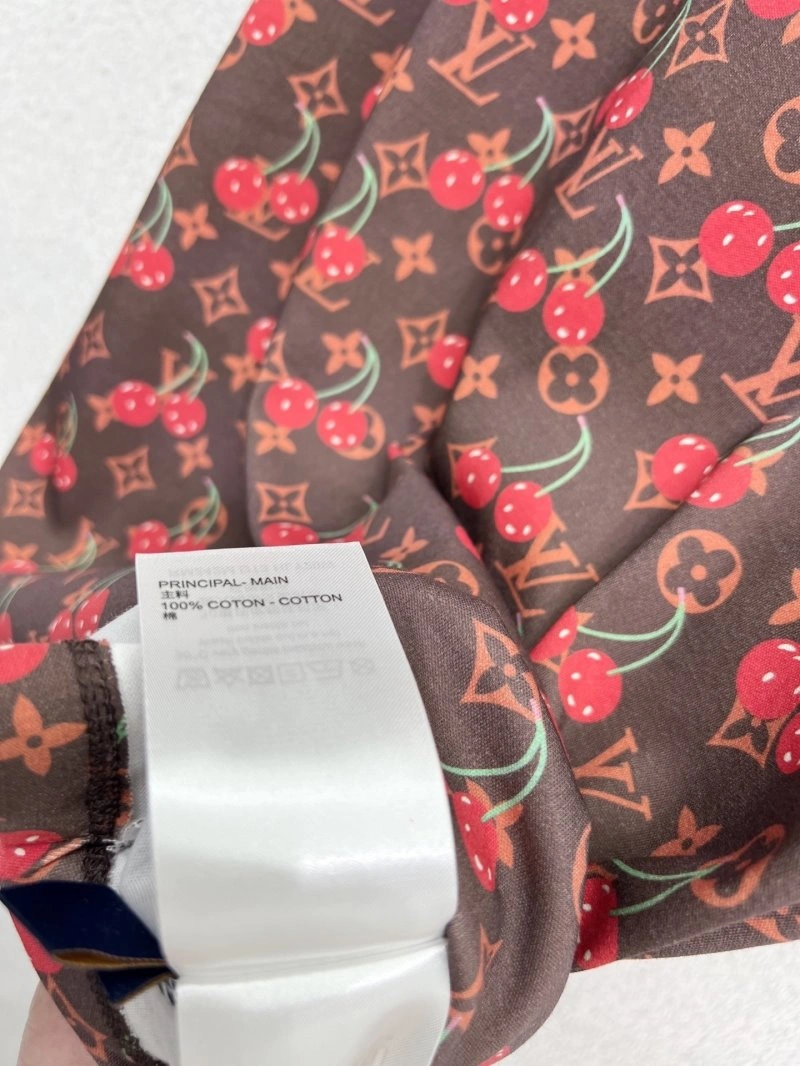 Louis Vuitton T-Shirts Durable 131643