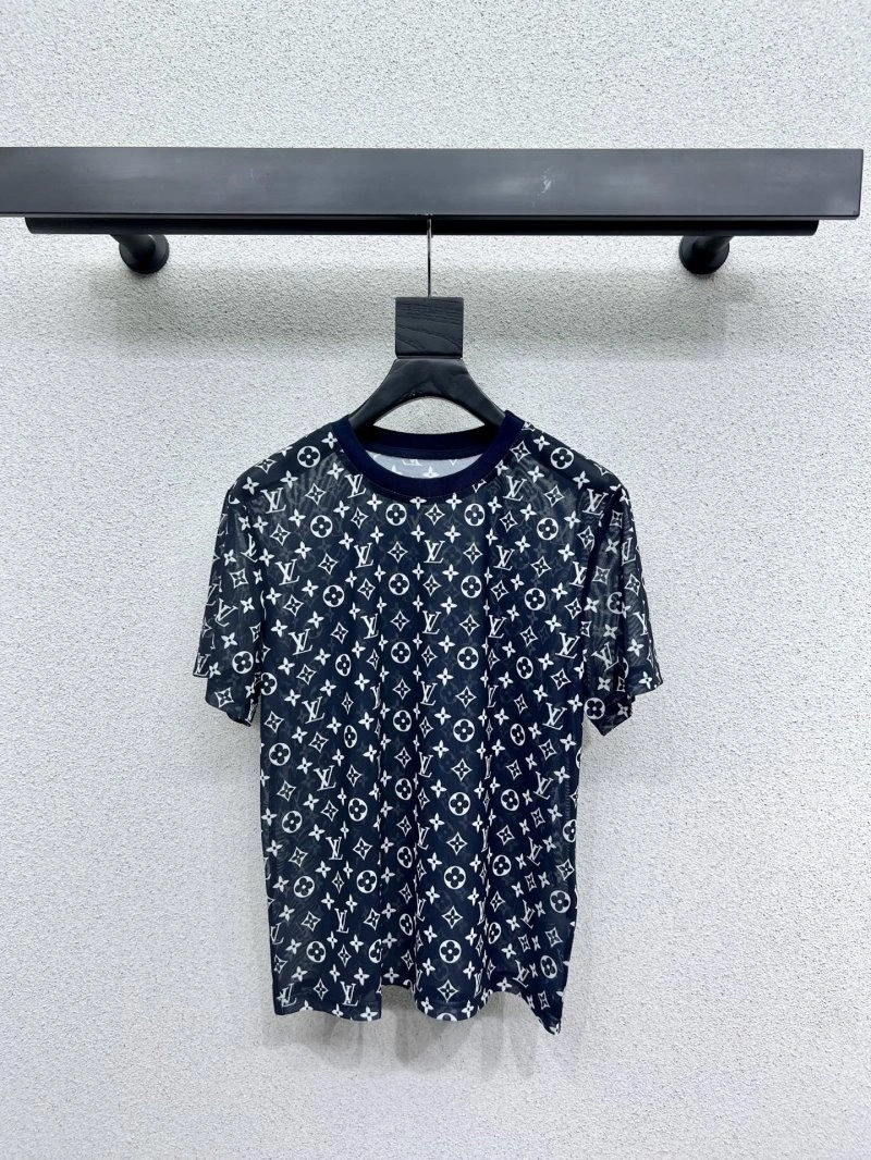 Compact Louis Vuitton T-Shirts 131624
