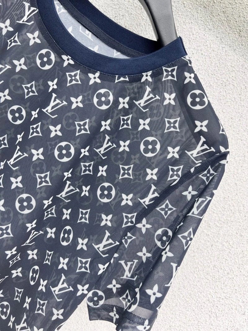 Compact Louis Vuitton T-Shirts 131624