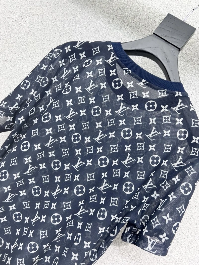 Compact Louis Vuitton T-Shirts 131624