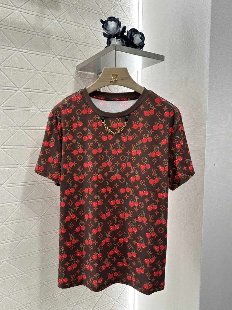 Attractive Louis Vuitton T-Shirts 131637