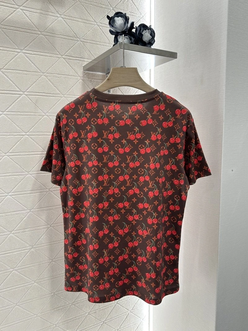 Attractive Louis Vuitton T-Shirts 131637