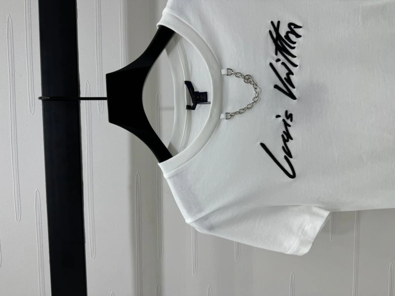 Louis Vuitton T-Shirts Versatile 131615