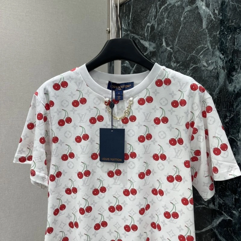Louis Vuitton T-Shirts Contemporary 131621