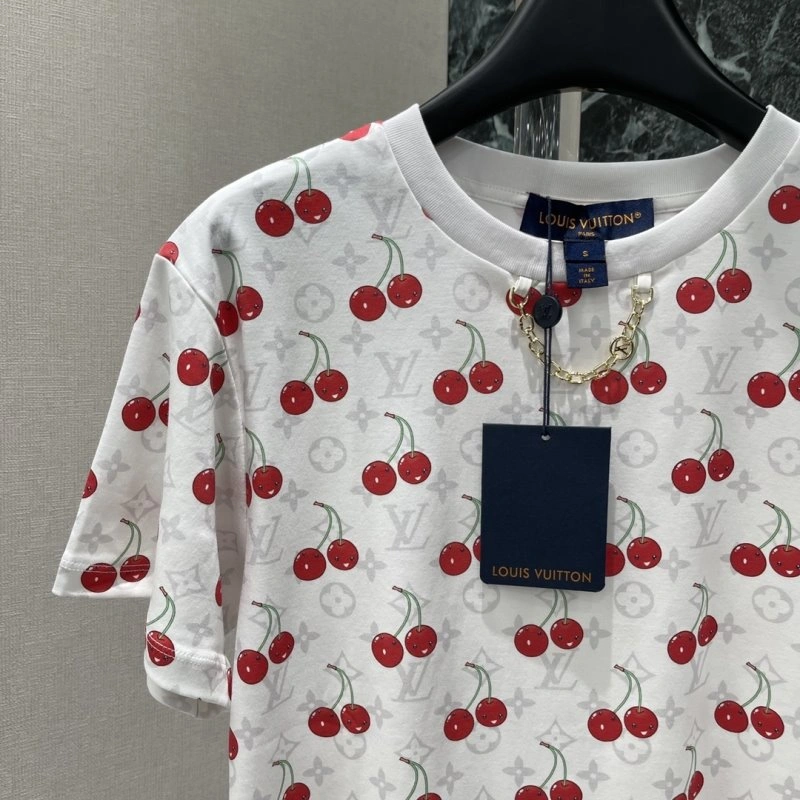 Louis Vuitton T-Shirts Contemporary 131621