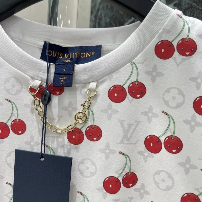 Louis Vuitton T-Shirts Contemporary 131621