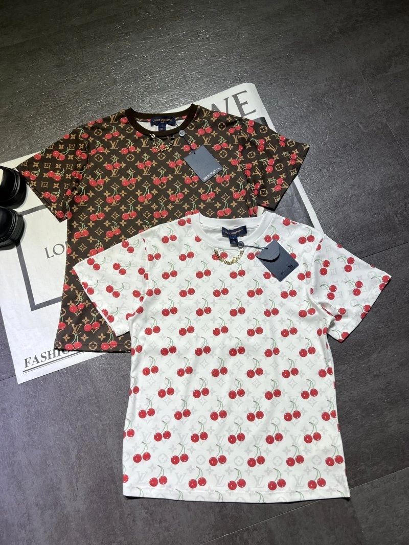 Louis Vuitton T-Shirts Youthful 131617