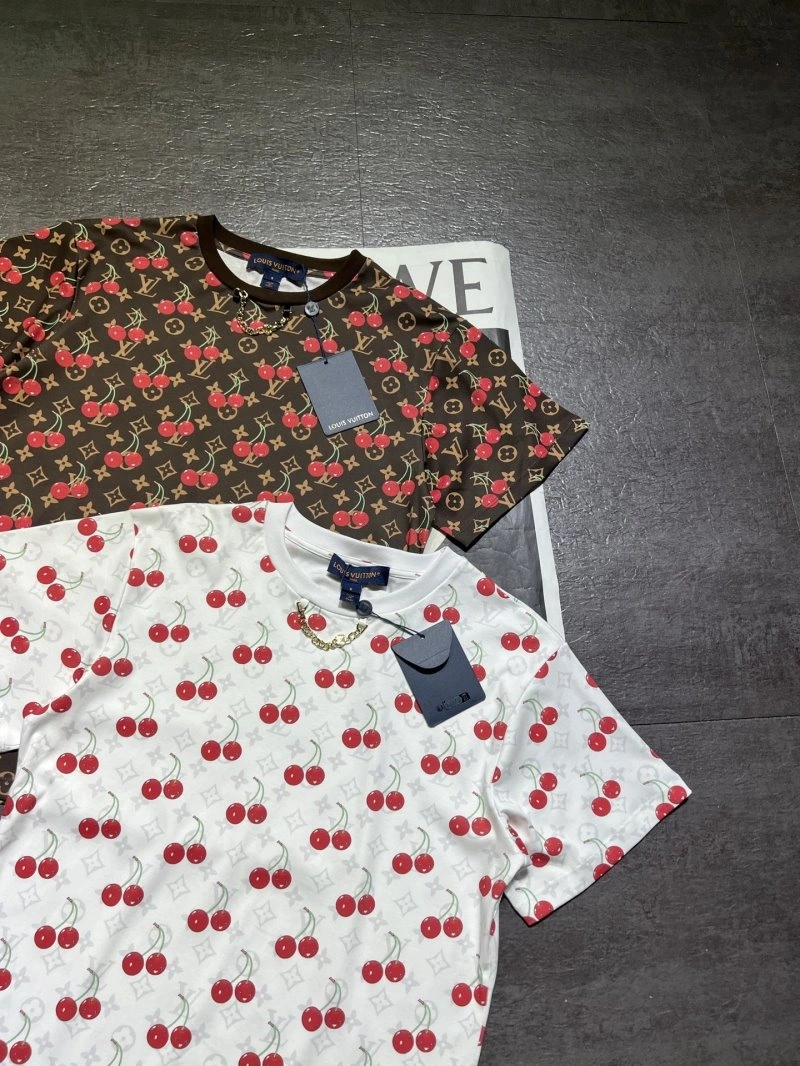 Louis Vuitton T-Shirts Youthful 131617