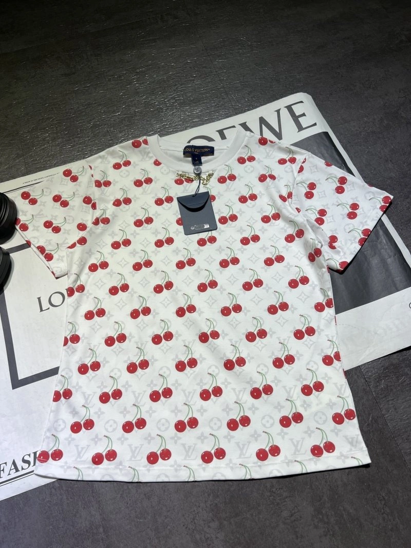 Louis Vuitton T-Shirts Youthful 131617