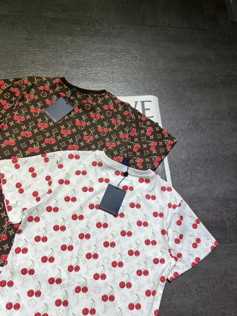 Louis Vuitton T-Shirts Youthful 131617