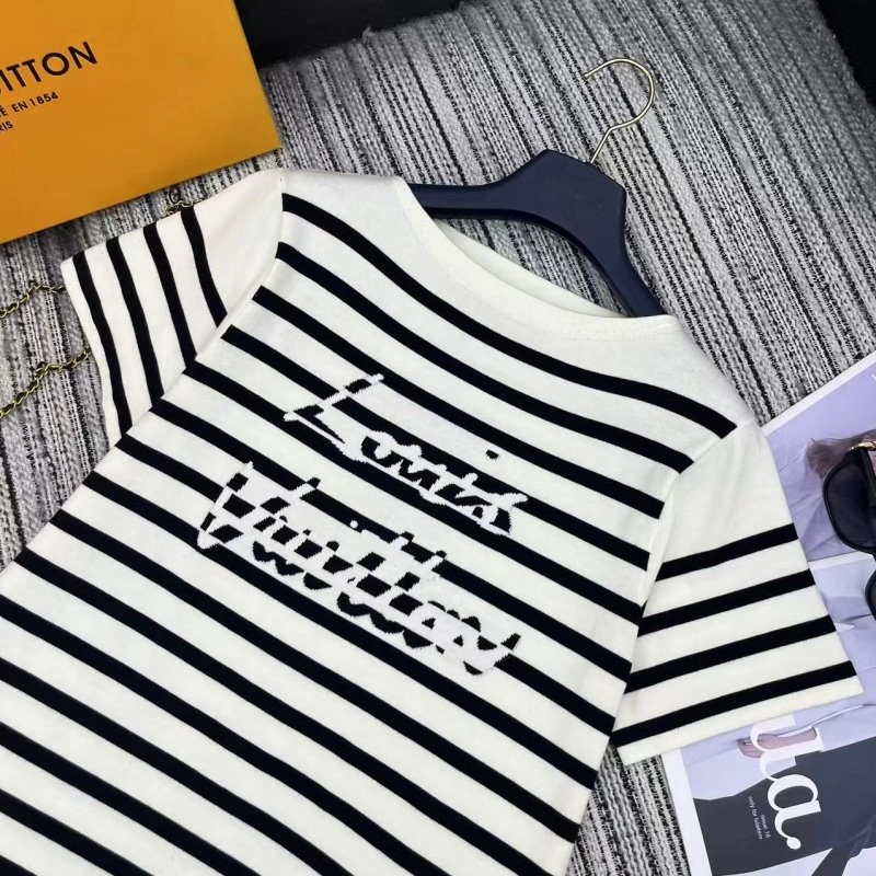 Seasonal Louis Vuitton T-Shirts 131610