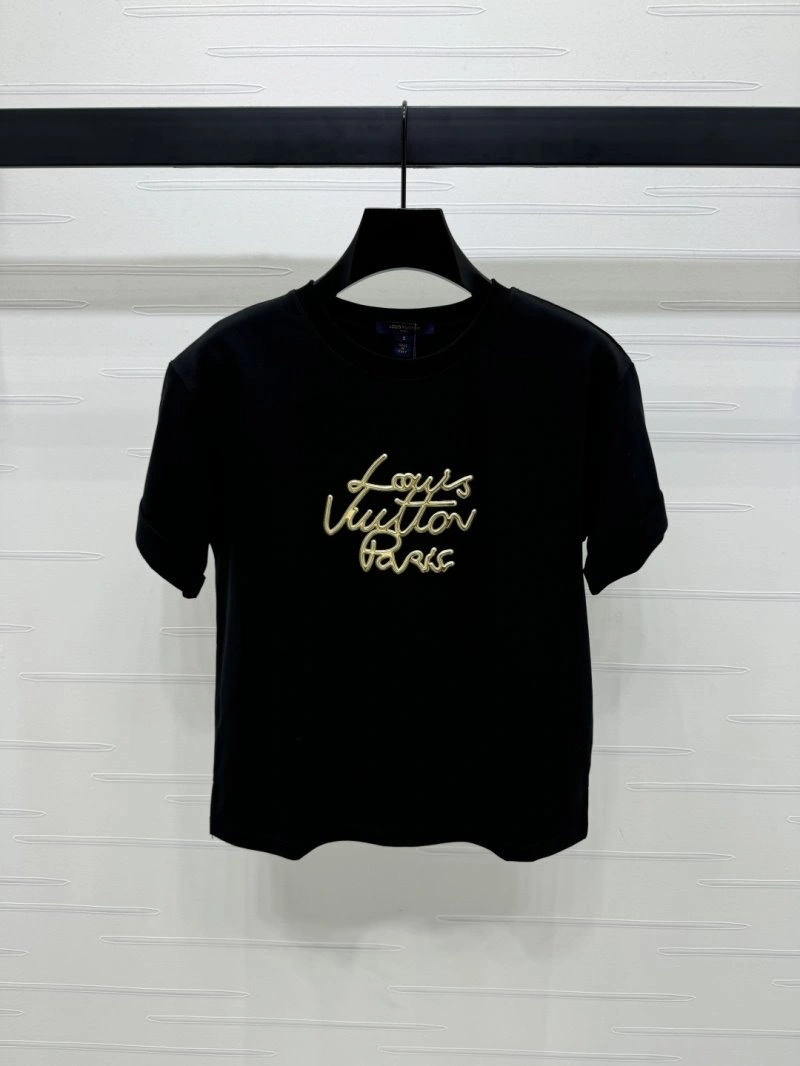 Sleek Louis Vuitton T-Shirts 131607