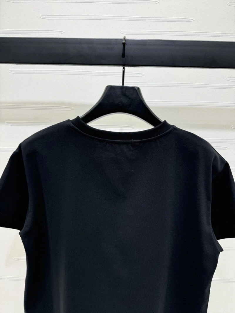 Sleek Louis Vuitton T-Shirts 131607