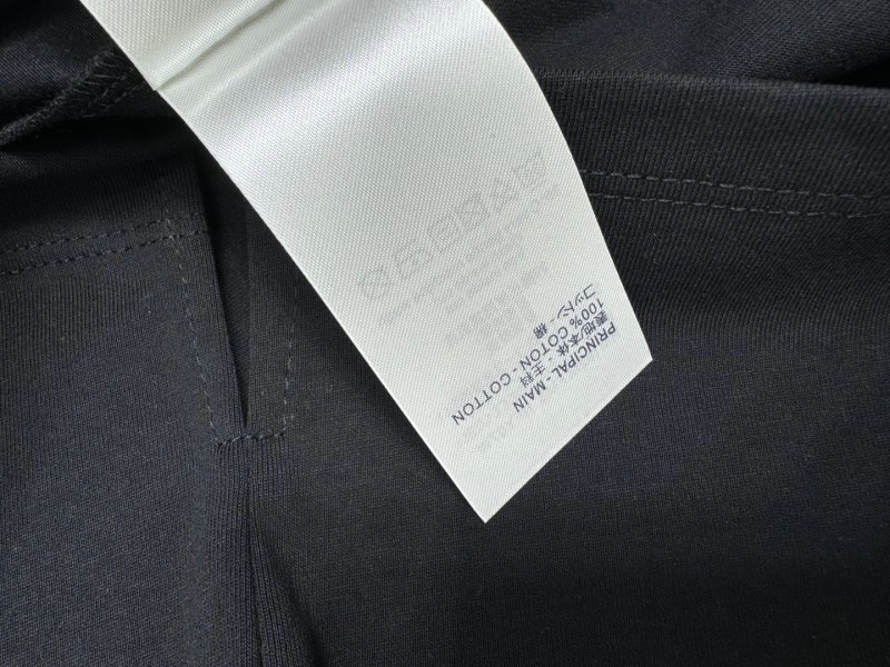 Sleek Louis Vuitton T-Shirts 131607