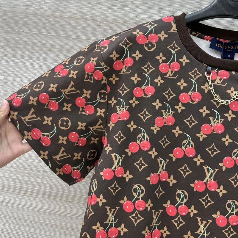 Louis Vuitton T-Shirts Flexible 131583