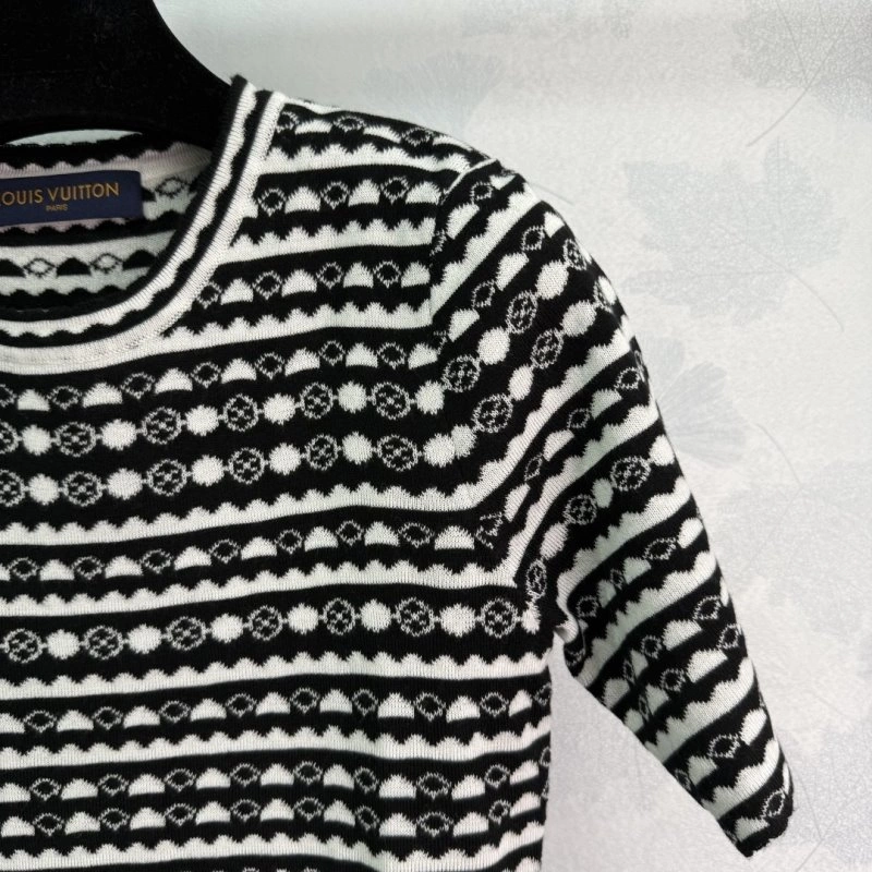 FashionForward Louis Vuitton T-Shirts 131601