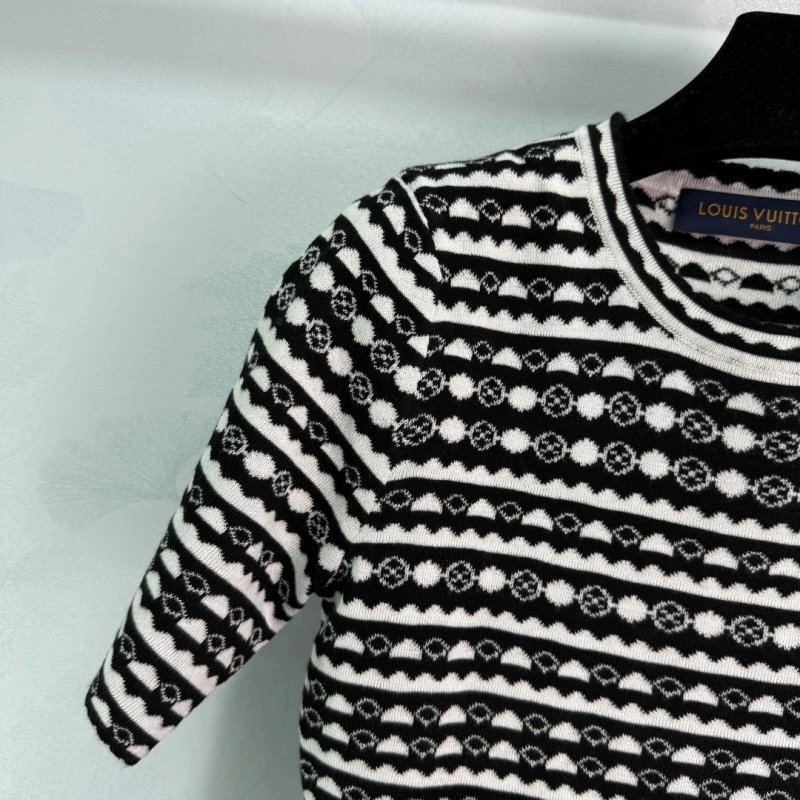 FashionForward Louis Vuitton T-Shirts 131601