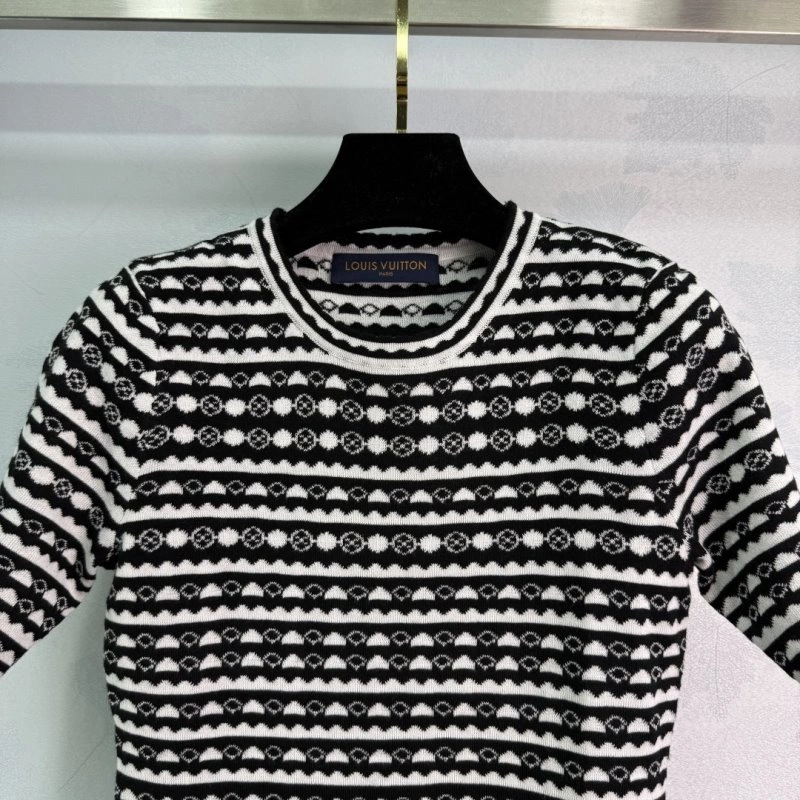 FashionForward Louis Vuitton T-Shirts 131601