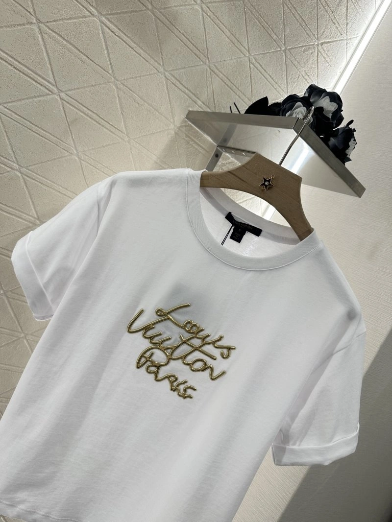 Louis Vuitton T-Shirts UrbanChic 131577