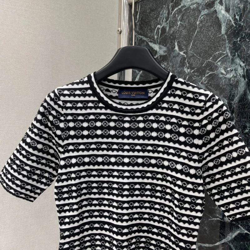Affordable Louis Vuitton T-Shirts 131589