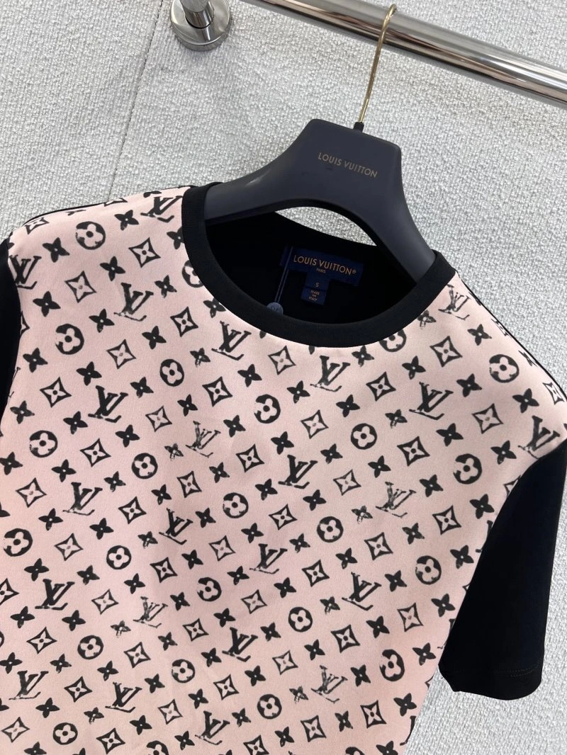 UrbanChic Louis Vuitton T-Shirts 131576