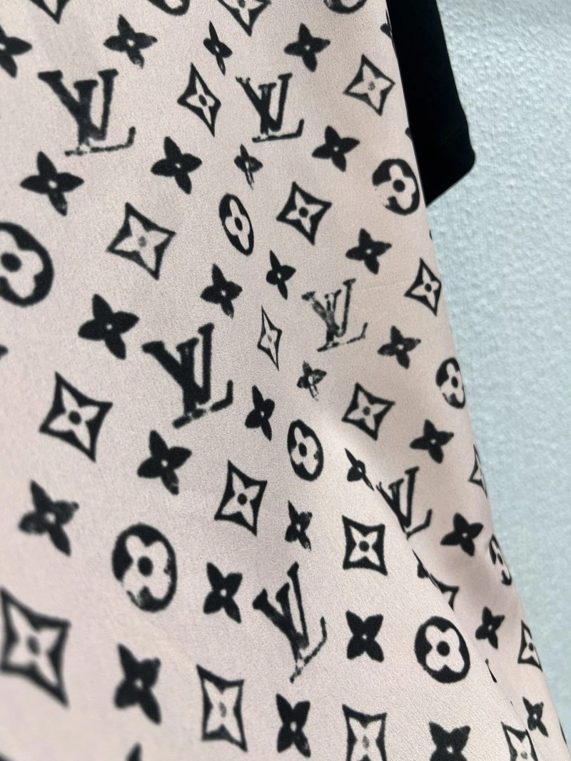 UrbanChic Louis Vuitton T-Shirts 131576