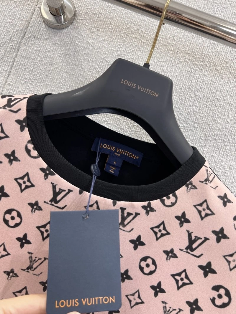 UrbanChic Louis Vuitton T-Shirts 131576