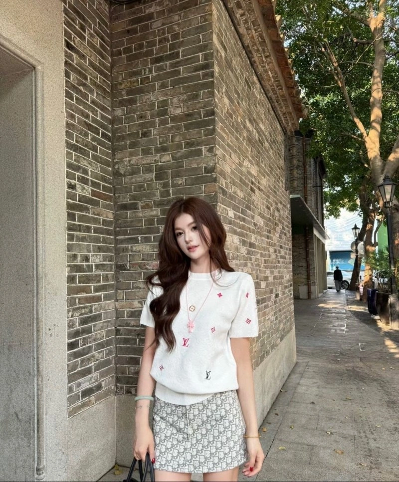 Breathable Louis Vuitton T-Shirts 131598
