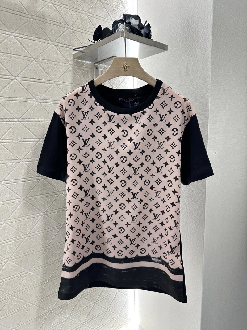 Stretchable Louis Vuitton T-Shirts 131578