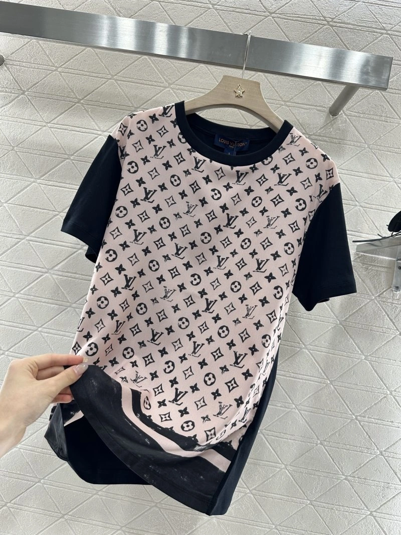 Stretchable Louis Vuitton T-Shirts 131578