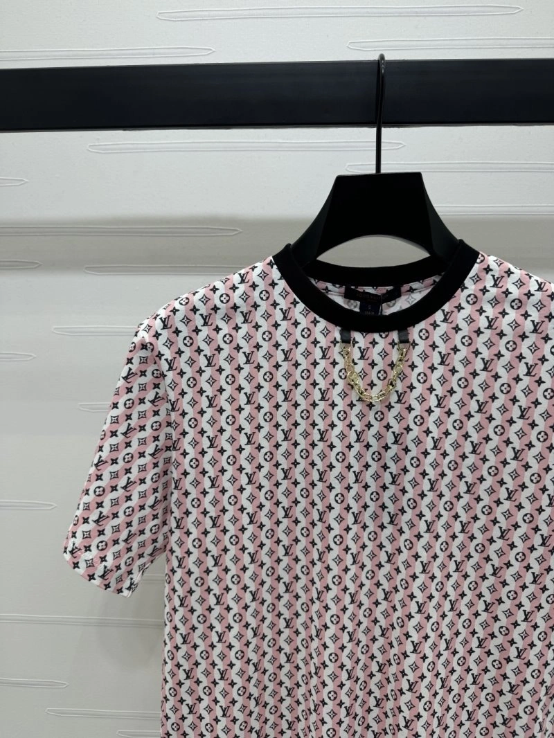 Compact Louis Vuitton T-Shirts 131572