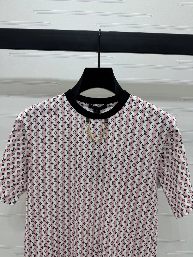 Compact Louis Vuitton T-Shirts 131572