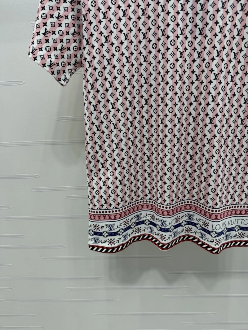 Compact Louis Vuitton T-Shirts 131572