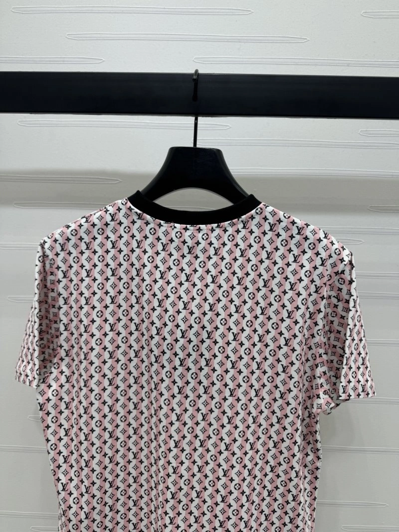 Compact Louis Vuitton T-Shirts 131572