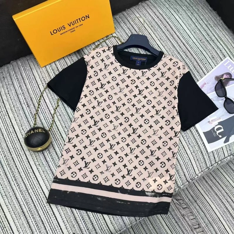 Louis Vuitton T-Shirts Sleek 131582