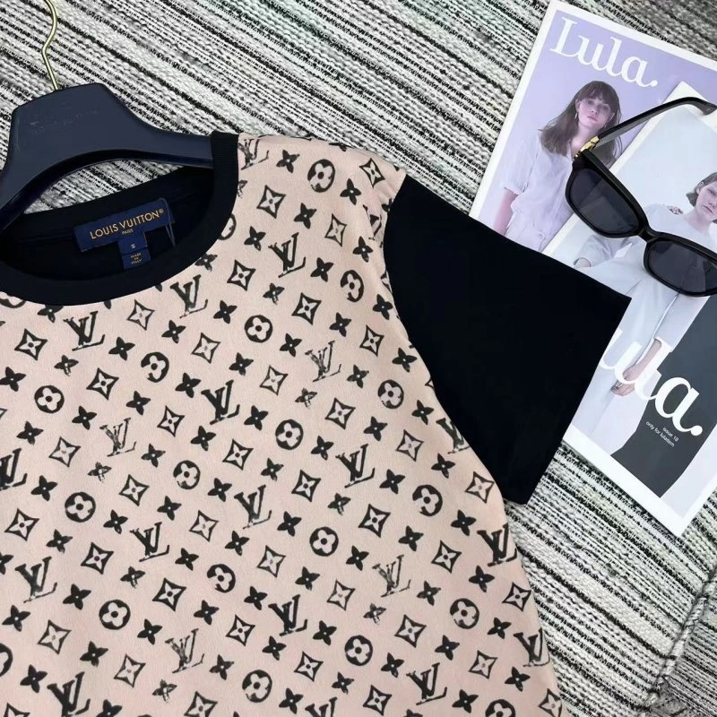 Louis Vuitton T-Shirts Sleek 131582
