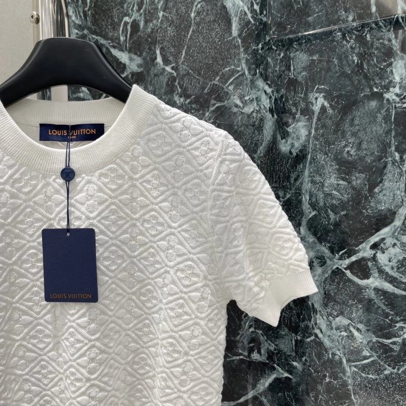 ComfortFit Louis Vuitton T-Shirts 131565