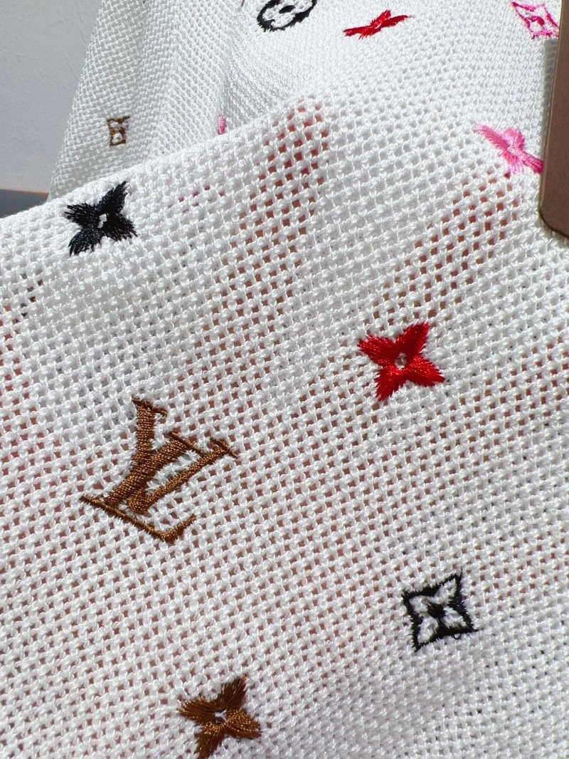 Louis Vuitton T-Shirts Trendy 131549