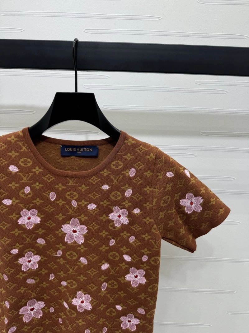 Breathable Louis Vuitton T-Shirts 131531