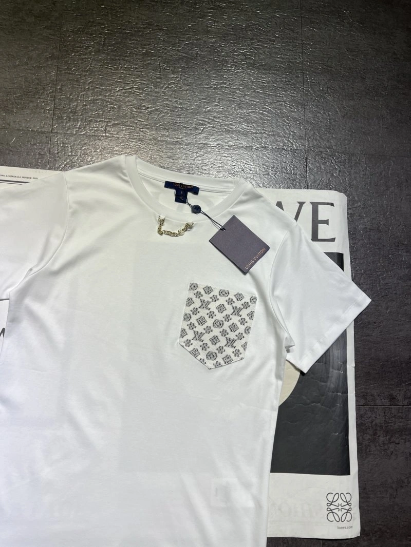 Louis Vuitton T-Shirts Stretchable 131545
