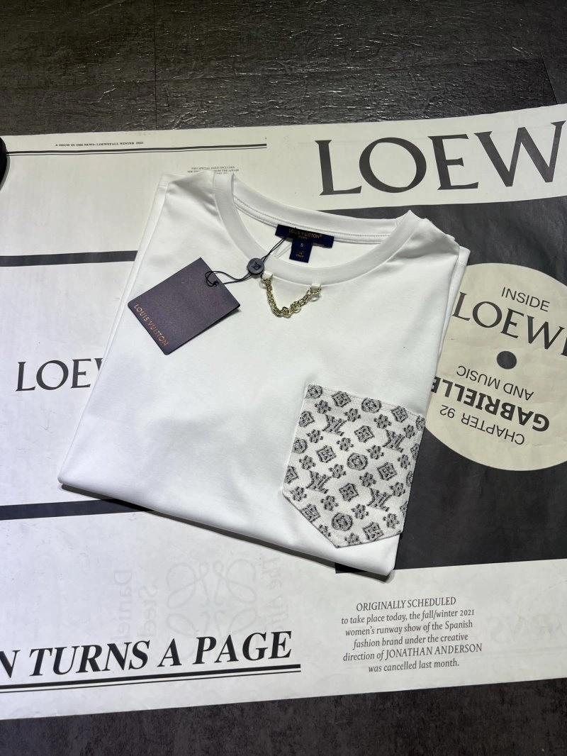 Louis Vuitton T-Shirts Stretchable 131545