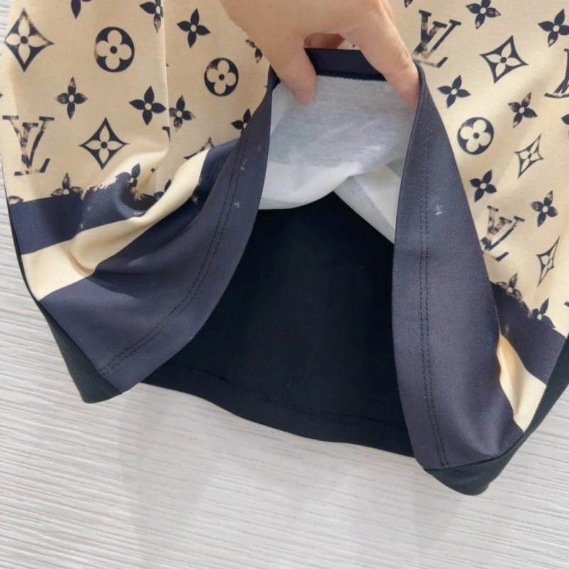 Resilient Louis Vuitton T-Shirts 131555