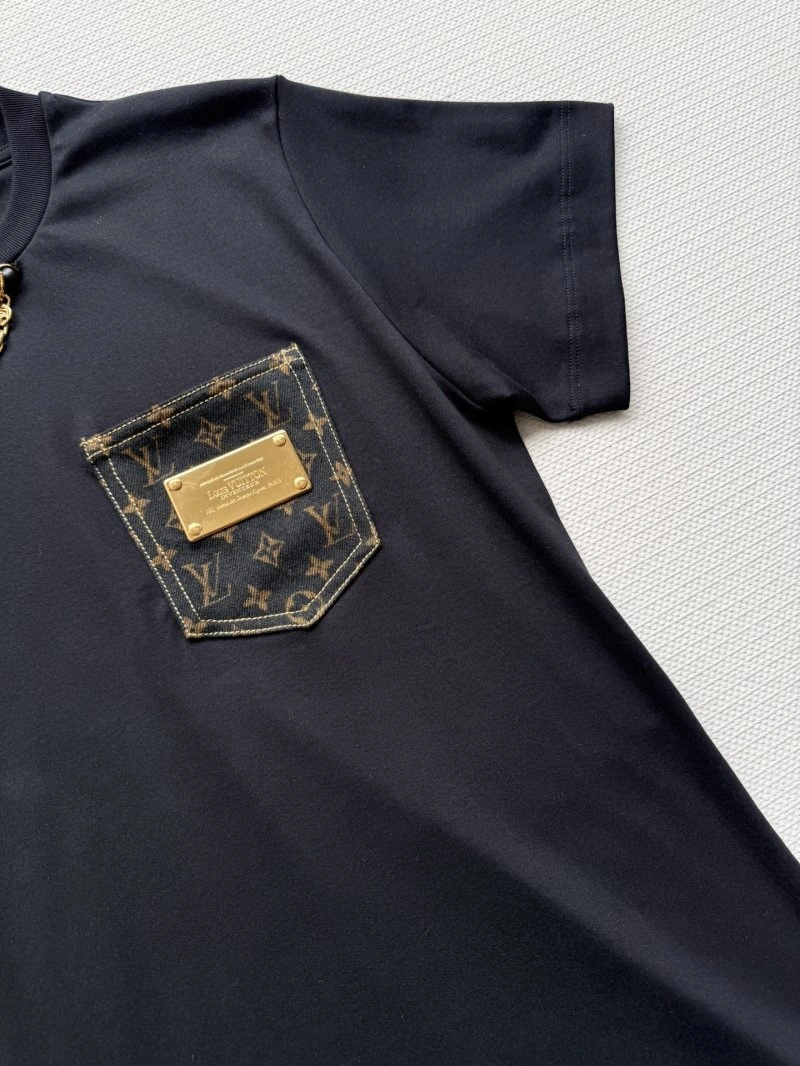 Louis Vuitton T-Shirts Seasonal 131538