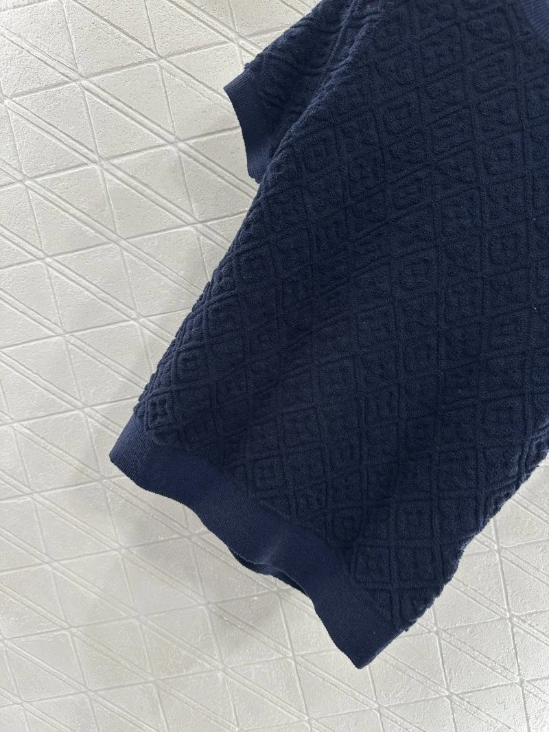 Functional Louis Vuitton T-Shirts 131553