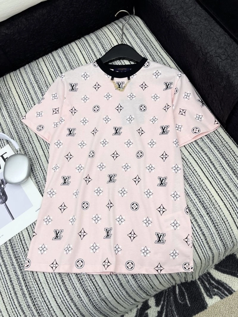Soft Louis Vuitton T-Shirts 131550