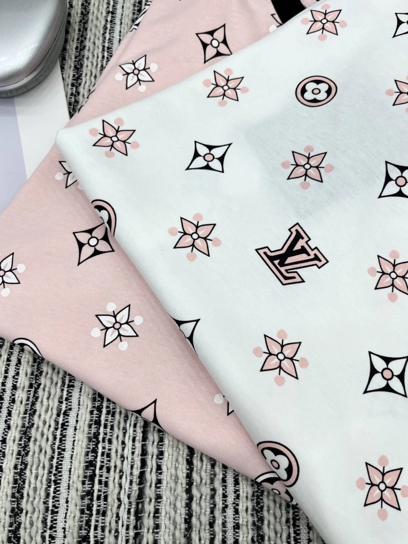 Soft Louis Vuitton T-Shirts 131550
